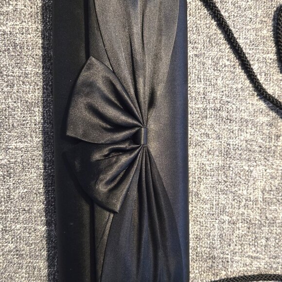 LE REGALE SATIN CLUTCH - Picture 2 of 2